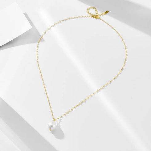 Baroque Pearl Drop Pendant Necklace - Versatile Elegance
